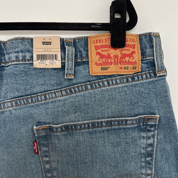 Levi's NWT Men's 550 Relaxed Jean - Size 42x32 - Picture 6 of 6